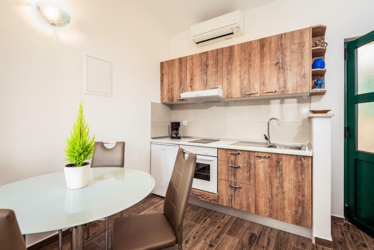 Apartmani Kremena Small Beach 200M Klek Kültér fotó